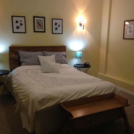 The Treehouse Bed And Breakfast Flesherton 外观 照片