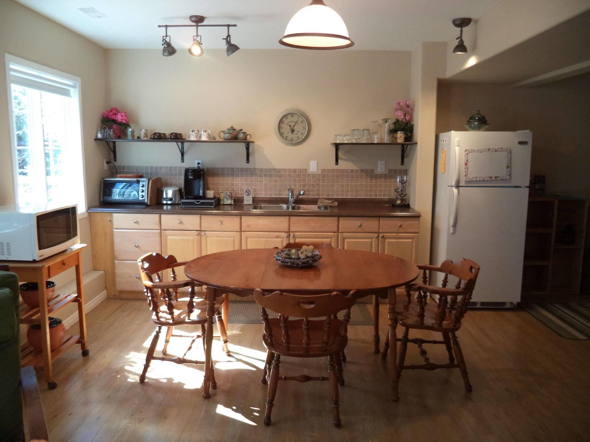 The Treehouse Bed And Breakfast Flesherton 外观 照片